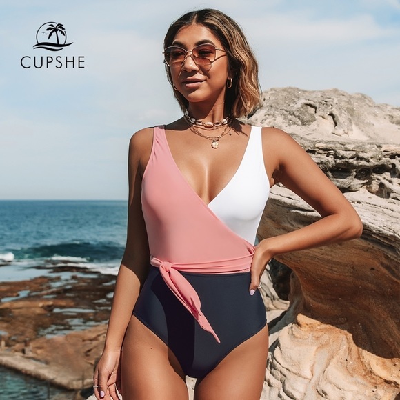 CUPSHE Color Block V-neck One-Piece - Picture 4 of 8
